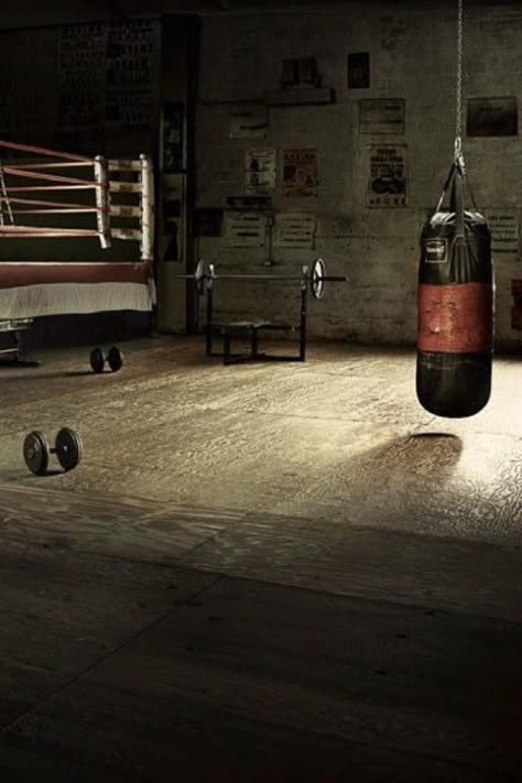 Old Boxing Gym Aesthetic, Vintage Boxing Gym, Kickboxing Gym, Boxer Aesthetic, Boxing Rings, Vintage Boxing, Boxing Bag, Gym Wallpaper, Diy Home Gym