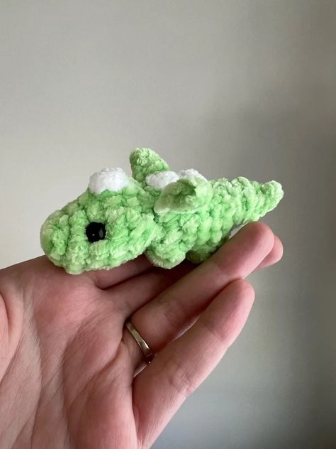 Mini Dragon Plushie, Crochet Mini Dragon, Crochet Dragon , Dragon Gift, Gift for Kids, Crochet Animal, Tween Gift, Desk Pets, Pocket Pet - Etsy Desk Pets, Dragon Plushie, Dragon Bird, Dragon Crochet, Plushie Crochet, Mini Dragon, Tiny Dragon, Turtle Plush, Dragon Crafts