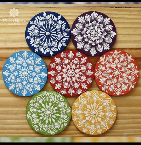 Basic Dot Mandala Patterns, Mexican Art Painting, Mandala Book, Christmas Mandala, Easy Mandala Drawing, Wall Art Diy Paint, Coaster Art, Mandala Canvas, Mandala Art Therapy