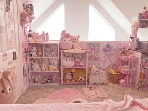 Otaku Bedroom, Kawaiicore Room, Rilakkuma Pink, Kawaii Board, Kawaii House, Cutecore Room, Organized Room, Kawaii Room Ideas, Hello Kitty Room Decor