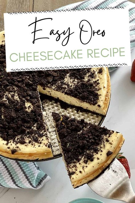 Easy Oreo Cheesecake. 8 ingredients. The perfect size for when you need something sweet. A crushed Oreo cookie crust with a creamy cheesecake filling and a sprinkling of Oreo crumbs. Just enough to satisfy your sweet tooth. Cheesecake Recipes With Oreo Crust, Oreo Cheescake, Easy Oreo Cheesecake, Big Chocolate Chip Cookies, Oreo Cheesecake Recipe, Oreo Crust Cheesecake, Crushed Oreo, Oreo Cheesecake Recipes, Oreo Cookie Crust