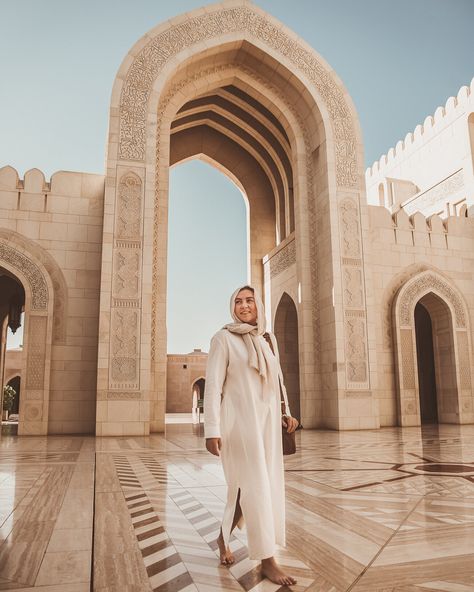 Allison Anderson, Chedi Muscat, The Chedi Muscat, Sultan Qaboos Grand Mosque, Sultan Qaboos, Oman Travel, Solo Trip, Grand Mosque, Morocco Travel