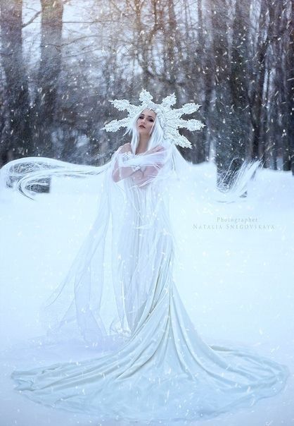 Ice Queen Dress, Snow Photoshoot, Fairytale Photography, Winter Fairy, Winter Photoshoot, Queen Costume, 다크 판타지, Fantasy Photography, Shimmer And Shine