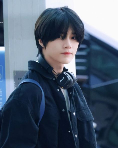 Beomgyu Airport Fashion, Beomgyu Airport, Txt Airport, Boys Don't Cry, Choi Beomgyu, Txt Beomgyu, Dear Future Husband, Incheon Airport, Flower Boys