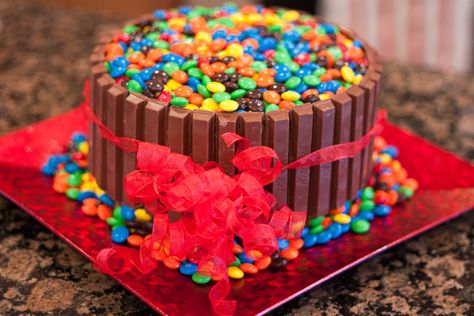 M And M Cake, Kit Kat Ice Cream, Mm Cake, Cupcake Project, M&m Cake, Kit Kat Cake, Cat Ice Cream, Ice Cream Sandwich Cake, Whiskey Cake