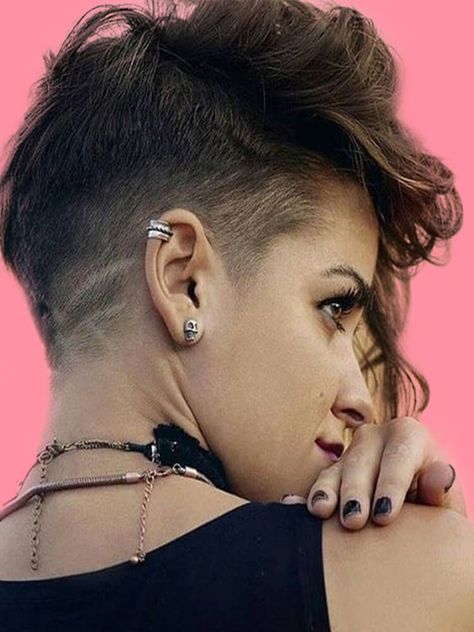 30+ Attractive Chic Undercut Hairstyles Designs to try this Summer 17 #hairstyles #undercut #shorthairstyles Hairstyles Designs, Hairstyles Undercut, Stylish Short Haircuts, Gorgeous Hair Color, Beautiful Hair Color, Short Hairstyles For Thick Hair, Trendy Short Haircuts, Edgy Hair, Penteado Cabelo Curto