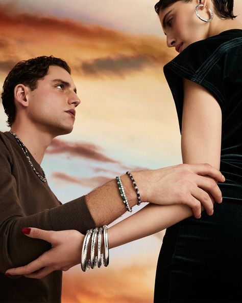 Jewelry Couple, Couples Modeling, Cosmetics Photography, Food Graphic Design, Brand Campaign, Low Angle, Lounge Design, Jewelry Model, Jewelry Photography