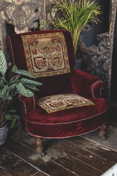 Beautiful Victorian velvet and carpet chair Red Velvet Chair Vintage, Victorian Lounge Chair, Vintage Velvet Furniture, Red Velvet Armchair, Vintage Velvet Chair, Vintage Chairs Victorian, Victorian Ottoman, Velvet Chairs Living Room, Victorian Drawing Room