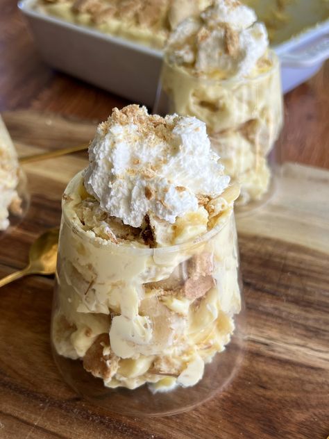 Banana Pudding with Sourdough Nilla Wafers — Well Made by Kiley Nilla Wafer Recipes, Creamy Banana Pudding, Banana Cream Pudding, Banana Brownies, Starter Recipe, Creamy Pudding, Trifle Dish, Nilla Wafers, Sourdough Starter Recipe