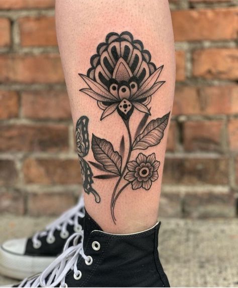 Woods Tattoo, Witch Of The Woods, Wood Tattoo, Simple Flower Tattoo, Emo Tattoos, Tattoo Dark, Traditional Tattoo Inspiration, Traditional Tattoo Flowers, Hand Tats