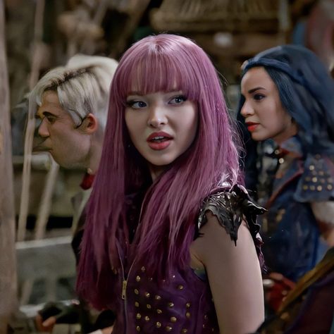 Mal Descendants 2, Dove Cameron Descendants, Descendants Pictures, Mal Descendants, Disney Descendants Movie, Descendants Characters, Descendants Cast, Descendants 2, Mal And Evie