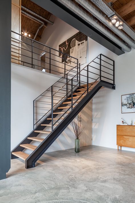 Peter Tijhuis Industrial Stairs Design, Industrial Staircase Design, Loft Stairs Ideas, Steel Stairs Design, Staircase Metal, Industrial Staircase, Industrial Stairs, Loft Staircase, Loft House Design