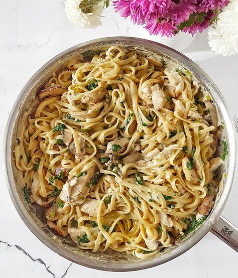 Dairy Free Creamy Pasta, Dairy Free Creamy Chicken, Creamy Chicken Florentine, Florentine Pasta, Chicken Florentine Pasta, Dairy Free Pasta Recipes, Gluten Free Crock Pot Recipes, Chicken Pasta Dishes, Dairy Free Pasta