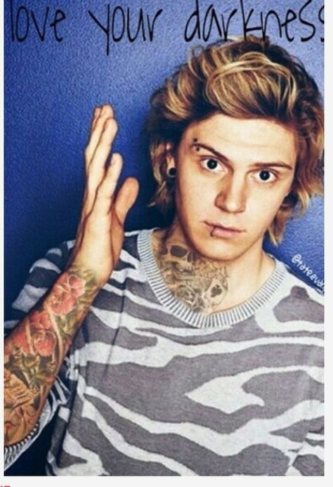 Evan peters Evan Peters American Horror Story, Tate And Violet, Peter Maximoff, Matt Healy, Tyler Blackburn, Daniel Gillies, Jamie Campbell, Funny Animal Quotes, Jamie Campbell Bower