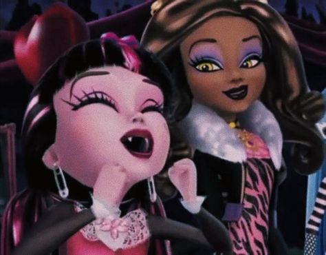 draculaura and clawdeen #monsterhigh Clawd Wolf Aesthetic, Clawdeen Wolf And Draculaura, Mh Clawdeen, Draculaura And Clawdeen, Monster High Pictures, Clawdeen Wolf, Moster High, Monster High Art, Monster High Characters