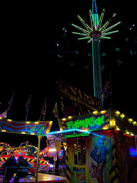 Fright Fest Aesthetic, Funfair Aesthetic Night, Fair Aesthetic Night, Au Inspiration, Comic Aesthetic, Fair Aesthetic, Carnival Date, Fright Fest, Summer Aesthetics