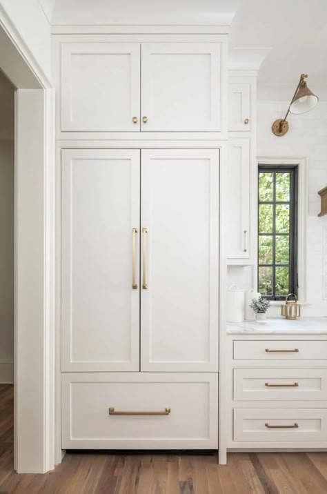 House Envy: A glorious home in North Carolina with inspiring design ideas Paneled Refrigerator, Laundry Craft Rooms, Classic White Kitchen, Built In Refrigerator, Inspired Living, Custom Cabinetry, White Kitchen, Home Decor Bedroom, Kitchen Renovation