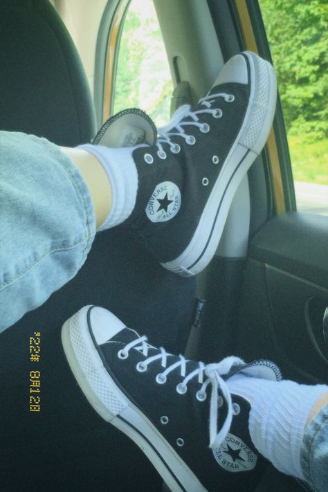 two feed in black platform converse in front of a car window Outfits Con Zapatillas Converse, Converse High Tops Aesthetic, Platform Converse Aesthetic, Black Platform Converse Outfit, Converse Shoes Aesthetic, Black Converse Style, Platform High Top Converse, Black Converse High Tops, Platforms Aesthetic