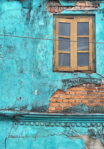 Turquoise window by Sallyrango, via Flickr Turquoise Walls, Hue Color, Peeling Paint, Old Windows, Shades Of Turquoise, Old Doors, Color Turquoise, Aqua Turquoise, Beautiful Doors