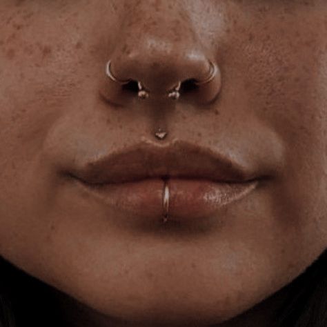 Dark Academia Piercings, Gold Piercings Aesthetic, Gold Facial Piercings, Gold Face Piercings, Nose Rings Aesthetic, Gold Lip Piercing, Medusa Piercing Aesthetic, Facial Piercings Aesthetic, Nose And Lip Piercing