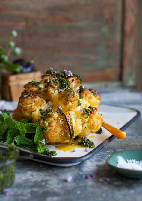 Vege Dishes, Whole Cauliflower, Bakery Breakfast, Autumn Side Dishes, Chimichurri Recipe, Bites Recipes, Sheet Pan Suppers, Whole Roasted Cauliflower, Recipe Vegetarian