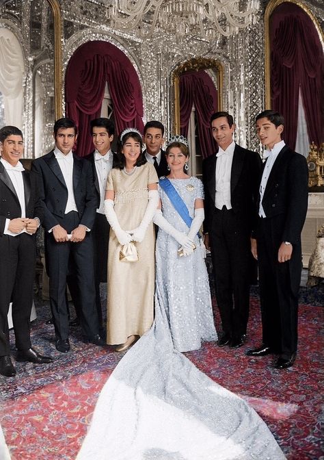 Pahlavi family Shahnaz Pahlavi, Iran Man, Pahlavi Family, Tomb Of Cyrus, King Of Persia, Persian Princess, Persian People, Pahlavi Dynasty, Farah Diba