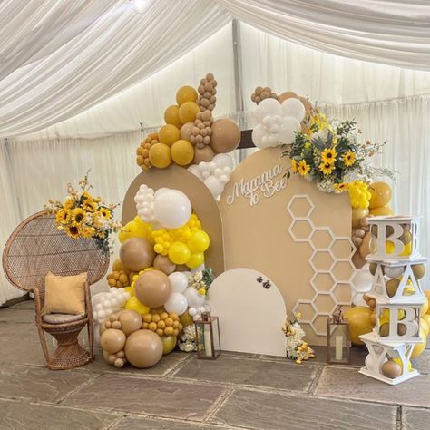 Sweet As Can Bee Themed Baby Shower Ideas – Cuddle Palette Bees Theme Party, Honeycomb Baby Shower Ideas, Trending Baby Shower Themes 2024, Sweet As Honey Baby Shower Ideas, Parents To Bee Baby Shower Ideas, Baby Shower Ideas Bee Theme, Baby Shower Honey Bee Theme, Baby Bee Shower Ideas, Outdoor Baby Shower Decoration Ideas