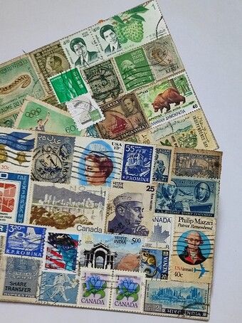 Used Postage Stamps Crafts, Crafts Using Old Postage Stamps, Postage Stamps Diy, Old Postage Stamps, Postage Stamps Crafts, Postage Stamp Design, Old Stamps, Love Stamps, Vintage Stamps