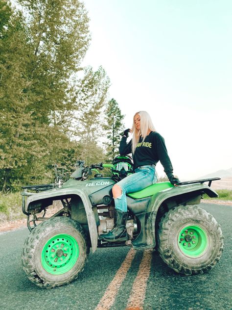 Four wheeler photo shoot Country Girl Aesthetic, Riding Outfits, Cute Country Couples, Western Photoshoot, Four Wheeling, Country Girl Life, Four Wheeler, Birthday Pics, Country Couples