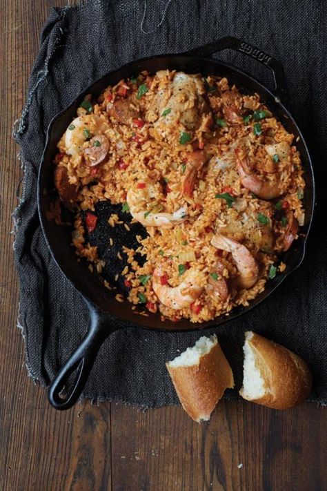 Chicken Jambalaya, Cast Iron Skillet Cooking, Man Recipes, Fry Bake, Cooking Tips And Tricks, Homemade Chicken Stock, Jambalaya Recipe, Skillet Cooking, Lodge Cast Iron