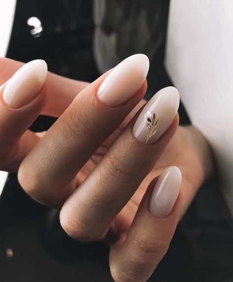 Honeymoon Nails, Acrylic Nails Almond Shape, Short Nail Manicure, Bridesmaids Nails, Wedding Nails Glitter, Wow Nails, Simple Gel Nails, Minimal Nails, Casual Nails