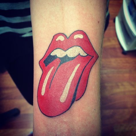 Rolling Stones! Rolling Stones Quotes, Rock And Roll Tattoo, Stones Tattoo, Spring Tattoo, Tongue Tattoo, Heaven Tattoo, Rolling Stones Tattoo, Mouth Tattoo, Neo Traditional Tattoos