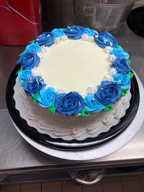 Simple Ice Cream Cake Designs, Blue Color Cake Design, Dq Ice Cream Cake Design, Dq Cakes Designs, Round Cake Designs, Simple Round Cake, Dq Ice Cream Cake, Frosting Designs, Dq Cake