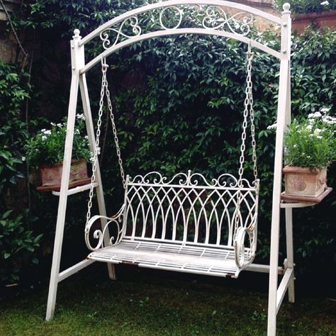 Ayunan Taman Aesthetic, Ayunan Aesthetic, Boat Sketch, Wrought Iron Decor, Metal Swings, Small Balcony Design, Metal Furniture Design, Iron Steel, Balcony Design