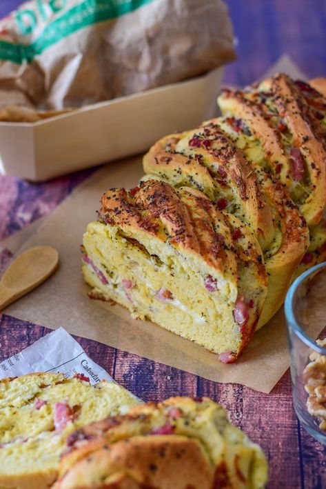 Brioche salée lardons fromage | Cuisimiam Bowling Cake, Savory Bacon, Yummy World, Pastry Pie, Bacon Cheese, Batch Cooking, Easy Recipes, Bread Recipes, Banana Bread