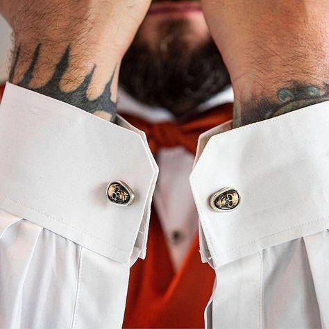 🔥🔥🔥 @_tiffanie_lynn_ sent along this amazing pic taken by @gregdohlerphotos (FB: @gregory.dohler) of her now-hubby, ON THEIR WEDDING DAY, showing off his new MC&W sterling silver and brass skull cufflinks. I 😍 this so much!!! Gothic Minimalist, Skull Cufflinks, Skull Pin, Mens Cuff, French Cuff, Skull Jewelry, Silver Cufflinks, Cufflinks Men, Father Of The Bride