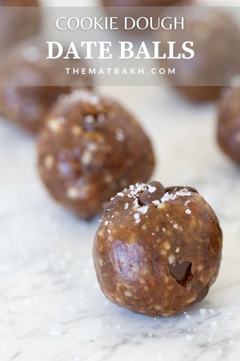 10-minute cookie dough date nut balls with flaked sea salt for those days when you need something quick, sweet, without the guilt. #thematbakh #datenutballs #seasaltrecipes Date Nut Balls, Easy Beginner Recipes, Recipes With Macros, Nut Balls, Date Chocolate, Date Scones, Dairy Free Appetizers, Breakfast Date, Macro Meal Plan