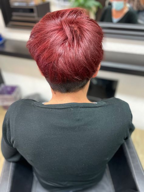 Kurze rote haare Pins