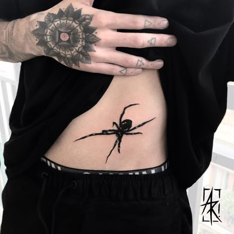 Spider Tattoo Torso, Tattoo Ideas For Men Spider, Detailed Spider Tattoo, Spider On Shoulder Tattoo, Goth Spider Tattoo, Shoulder Spider Tattoo, Spider Shoulder Tattoo, Hip Tattoo Men, Spider Tattoos For Men