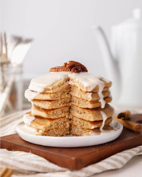 This Cinnamon Brown sugar pancakes recipe makes the most fluffy pancakes, with a hint of cinnamon and brown sugar and a cream cheese glaze. It's an easy recipe to make and way better than any store-bought pancake mix, and it's a fun twist to plain pancakes! #bestbrownsugarcinnamonpancakerecipe #brownsugarcinnamonpancakerecipe #cinnamonbrownsugarpancakesrecipe Brown Sugar Pancake Recipe, Cinnamon Pancake Recipe, Brown Sugar Pancakes, Sweet Potato Pancakes Vegan, Buttermilk Pancakes Easy, Banana Foster Pancakes, Cinnamon Pancakes Recipe, Easy Waffle Recipe, Yummy Pancake Recipe