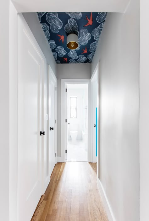 Ceiling Wallpaper? Yes, It’s Worth the Arm Workout - PureWow Wallpaper Ceiling Ideas, Wallpaper Ceilings, Wallpaper On The Ceiling, Wallpaper Hallway, Geometric Removable Wallpaper, Hallway Ceiling, Hallway Wallpaper, Ceiling Wallpaper, Wallpaper Ceiling