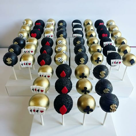 Casino Birthday Ideas, Casino Theme Party Food, Casino Royale Theme Party, Casino Prom, Royal Theme Party, Casino Birthday Party, Vegas Theme Party, Casino Royale Theme, Big 30