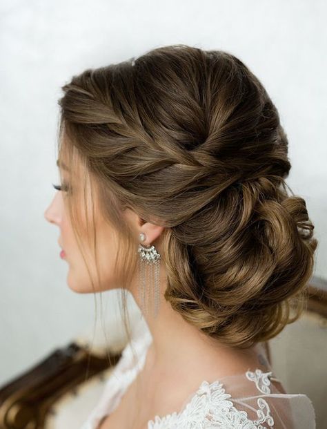 New Bridal Hairstyle, Bride Hairstyles For Long Hair, Sanggul Modern, Side French Braids, Wedding Braids, Braided Updo Wedding, Bridal Hair Updo, Best Wedding Hairstyles, Low Bun