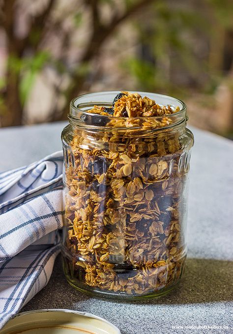 Stove top Granola | Not Out of the Box Stove Top Granola, Breakfast Oats, Baked Granola, Trisha Yearwood, Granola Healthy, Honey Oatmeal, Homemade Breakfast, Honey Butter, Homemade Granola