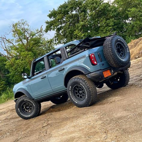 Bronco Badlands Sasquatch on 37’s + Maxlider Brothers 4” lift kit | Bronco6G - 2021+ Ford Bronco Forum, News, Blog & Owners Community Ford Bronco Convertible, Ford Bronco 2021, New Ford Bronco, Does Bronco, New Bronco Lifted, Lifted Bronco Sport, Bronco Ford, Bronco Badlands, Bronco Overland Build