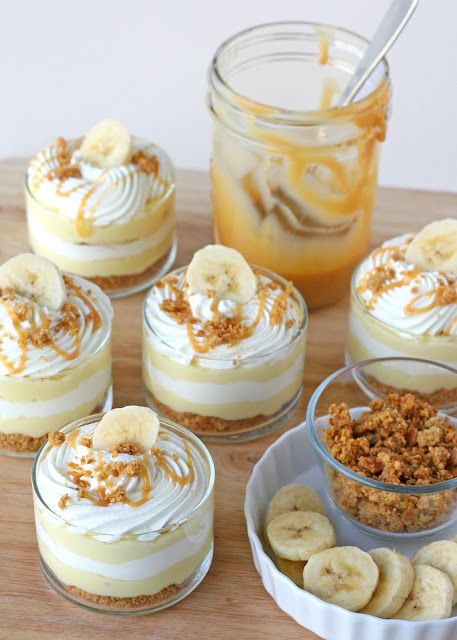 Banana Caramel Cream Dessert - A simply amazing dessert! Být Fit, Banana Caramel, Dessert Mini, Coconut Cheesecake, Caramel Cream, Caramel Desserts, Caramel Creams, Cold Desserts, Cream Desserts