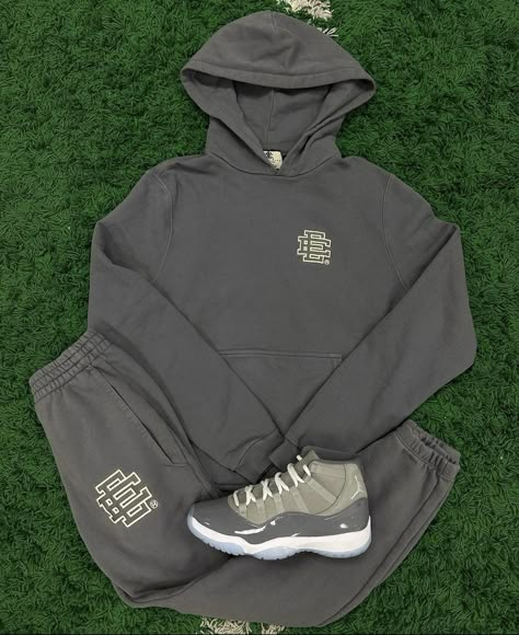 Mens Hoodies Aesthetic, Tuff Fits Men, Designer Tracksuits For Men, Tough Clothes, Fire Clothes, Tuff Fits, Drippy Outfit, Drip Outfit Men, Hype Clothing