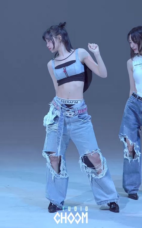 Kpop Denim Outfit, Chaewon Stage Outfit, Jennie Stage Outfit, Kpop Stage, Edc Outfits, Outfits Baggy, Fashion Kpop, Outfit Streetwear, Stage Outfit