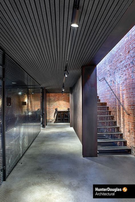 Black Ceiling Office, Loft Ceiling Design, Black Ceiling Ideas, Industrial Ceiling Design, Ceiling Panels Ideas, Metal Ceiling Ideas, Black Drop Ceiling, Tv Camino, Architectural Ceiling