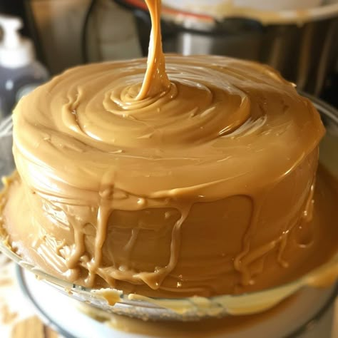 Caramel Cake Icing, Carmel Cake, Caramel Icing, Chocolate Pairings, Caramel Glaze, Icing Frosting, Caramel Frosting, House Cake, Caramel Cake